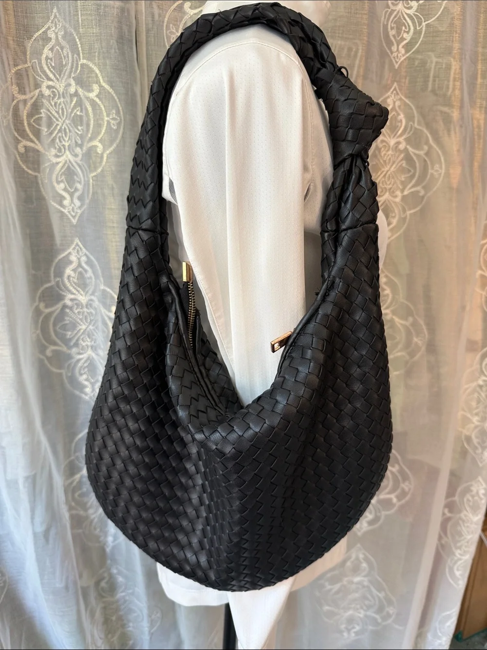 Meli Bianco Woven Shoulder Bag